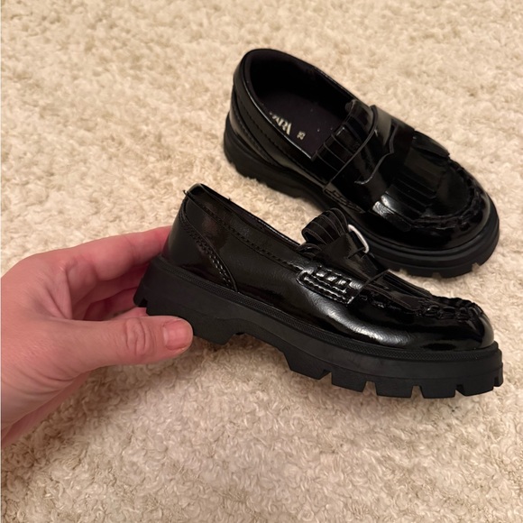 Zara Shiny Black Loafers with Fringe - Picture 6 of 7